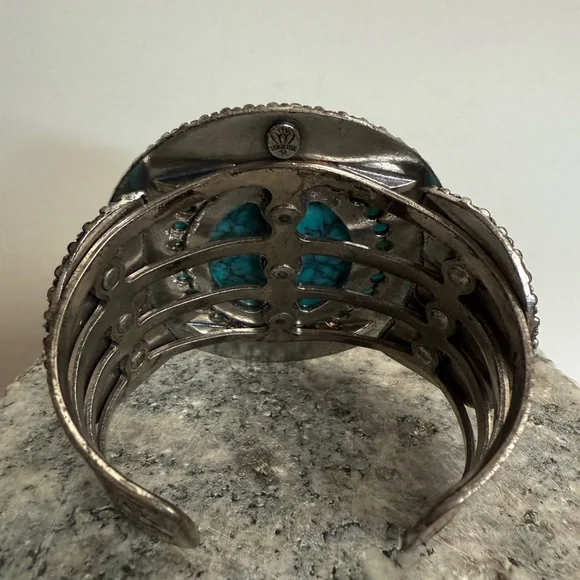 Rare Large Vintage Faux Turquoise Silver Tone Cuff Bracelet - Picture 5 of 12